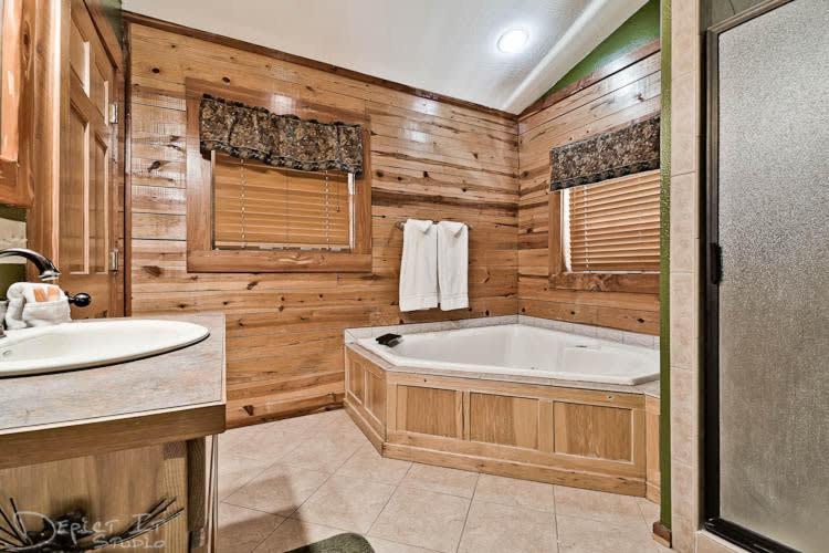 Secluded Cabin In The Woods! 1 Story Villa Eureka Springs Exteriör bild